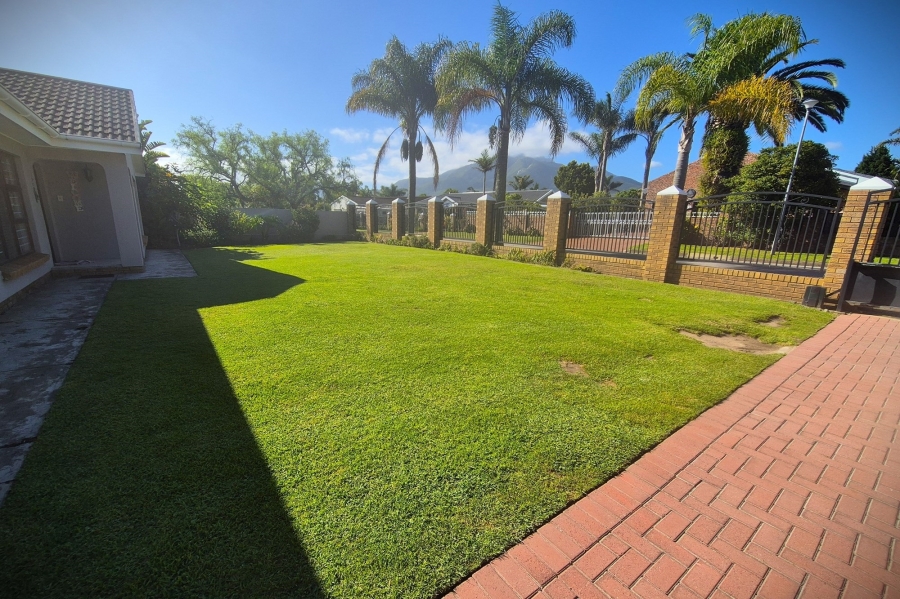 3 Bedroom Property for Sale in Loerie Park Western Cape